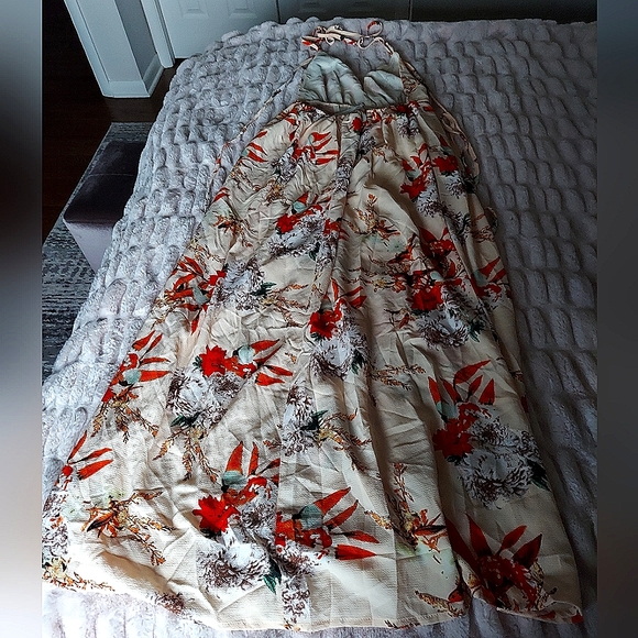 Simplee Backless Boho Floral Print Maxi Dress - Picture 5 of 5